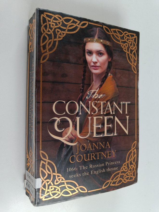 Joanna Courtney : The constant queen