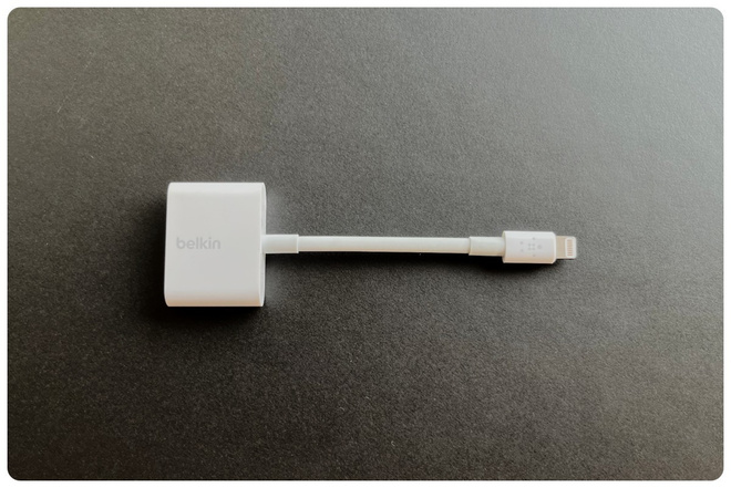 BELKIN Audio+Charge RockStar: Lightning-audio- & virtajakaja