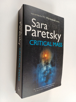 Sara Paretsky : Critical mass
