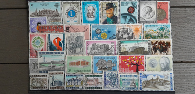 BELGIA n. 1960-luku LEIMATTUJA postimerkkejä o 32 kpl