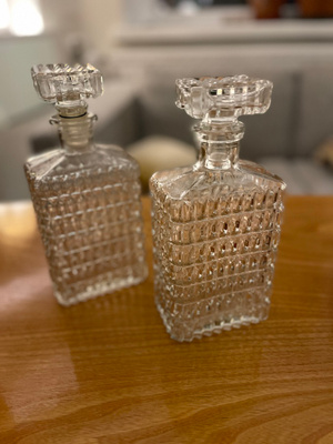 2 vanhaa laskikarahvia