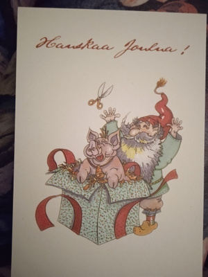 no 8 - hauskaa joulua - tonttu laatikossa