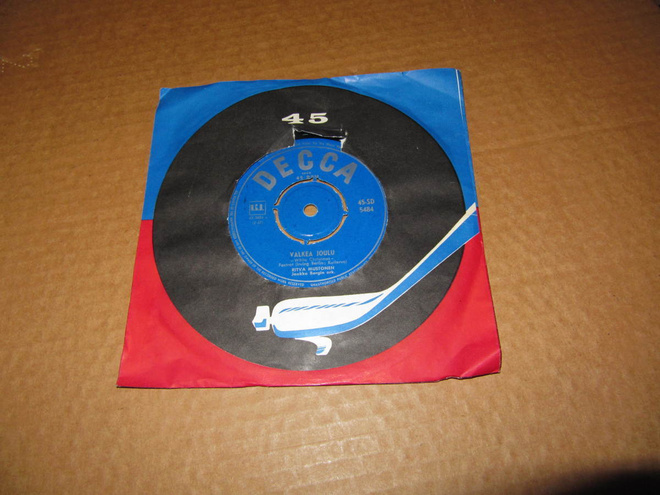Ritva Mustonen 7" Valkea Joulu-Eila Pellinen Kulkuset v.1959