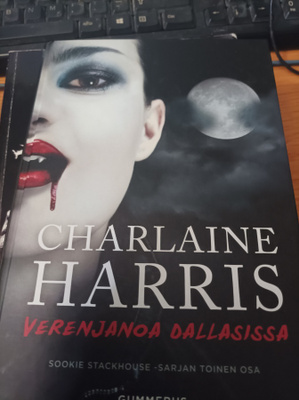 Charlaine Harris Verenjanoa dallasissa