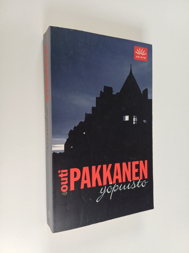 Outi Pakkanen : Yöpuisto