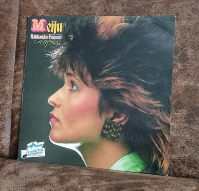Meiju Suvas - Rakkauden Huoneet LP