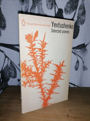 Yevgeny Yevtushenko - Selected Poems - Penguin books