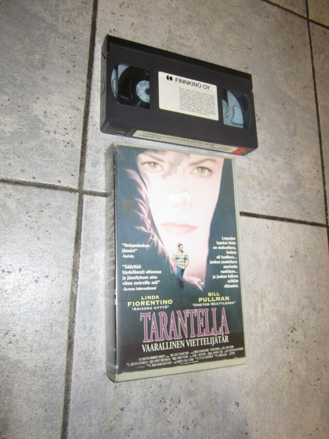 Tarantella - vaarallinen viettelijär - Linda Fiorentino ;VHS