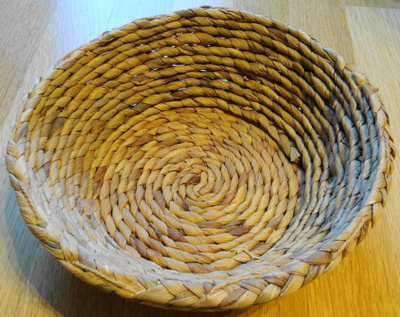 Punottu isohko kulho/kori, siisti, 24cm