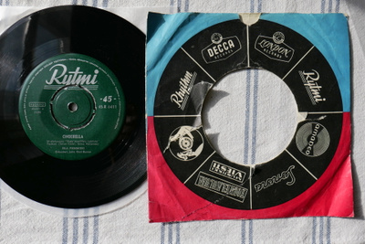 Eila Pienimäki – Cinderella / Sydänyön Hetki 7" 1960