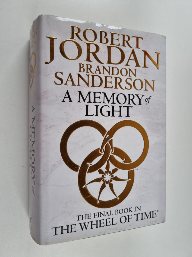 Robert Jordan : A Memory of Light