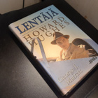 George J. Marrett : Lentäjä : Howard Hughes - pikkukuva 1