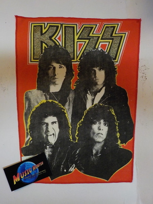 KISS SELKÄMERKKI from 80"