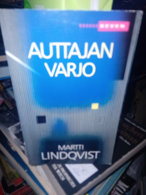 Martti Lindqvist : Auttajan varjo ( 1p. 1990 ) sis. postik.