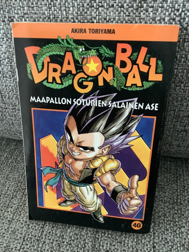 DRAGON BALL 40   (MAAPALLON SOTURIEN SALAINEN ASE)