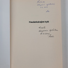 Ari Valpas : Haudankaivajien kylä (signeerattu, tekijän o... - pikkukuva 3