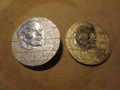 CCCP: kaksi Leninin 100-vuotis muistomitalia