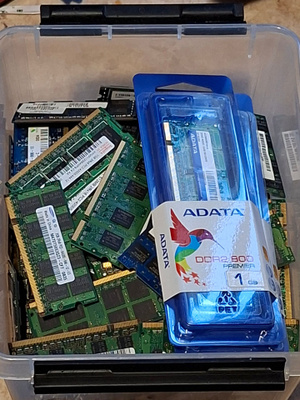 Noin 180kpl DDR2 SODIMM 512MB-2GB