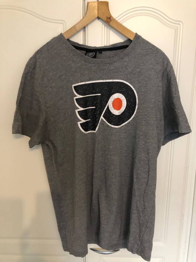 T-paita: Philadelphia Flyers. Koko: XL.