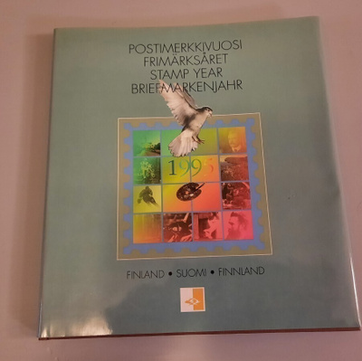 Suomi Postimerkkivuosi 1995 merkit mukana vuosikirja