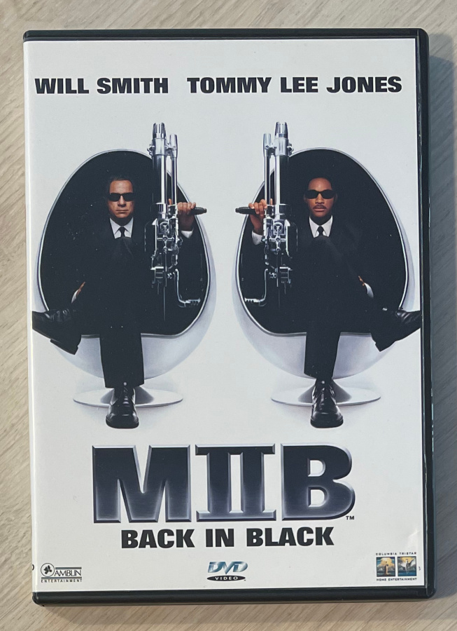 MIIB - Miehet mustissa 2 (2002) Tommy Lee Jones & Will Smith