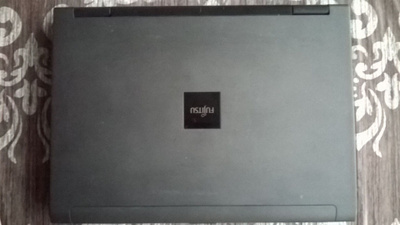 Fujitsu Esprimo Mobile M9410 (Vikaa)