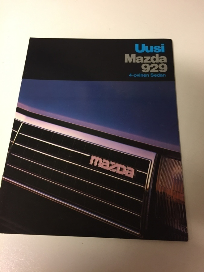 Myyntiesite - Mazda 929 - 12/1981