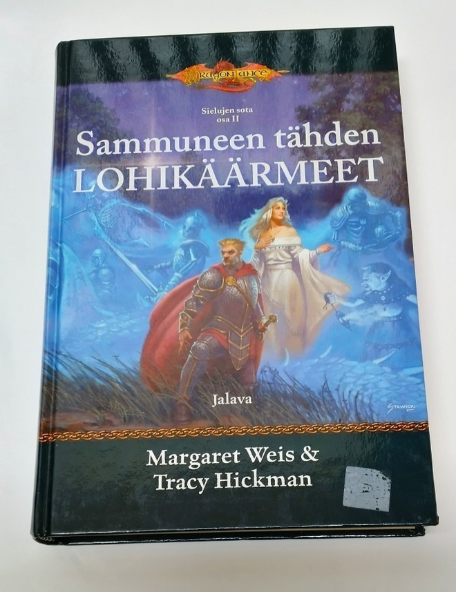 Weis & Hickman: Sammuneen tähden lohikäärmeet