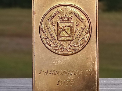 Kullanvärinen palkinto - 1976. Mitat - 51*33 mm.