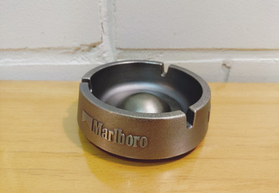 Marlboro tuhkakuppi