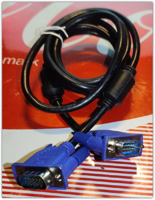 Uusi musta 1,5m VGA-kaapeli