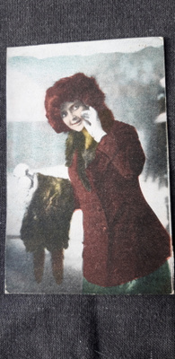 Vanha antiikki kortti, lady lumipallot kädessä v. 1914 ?
