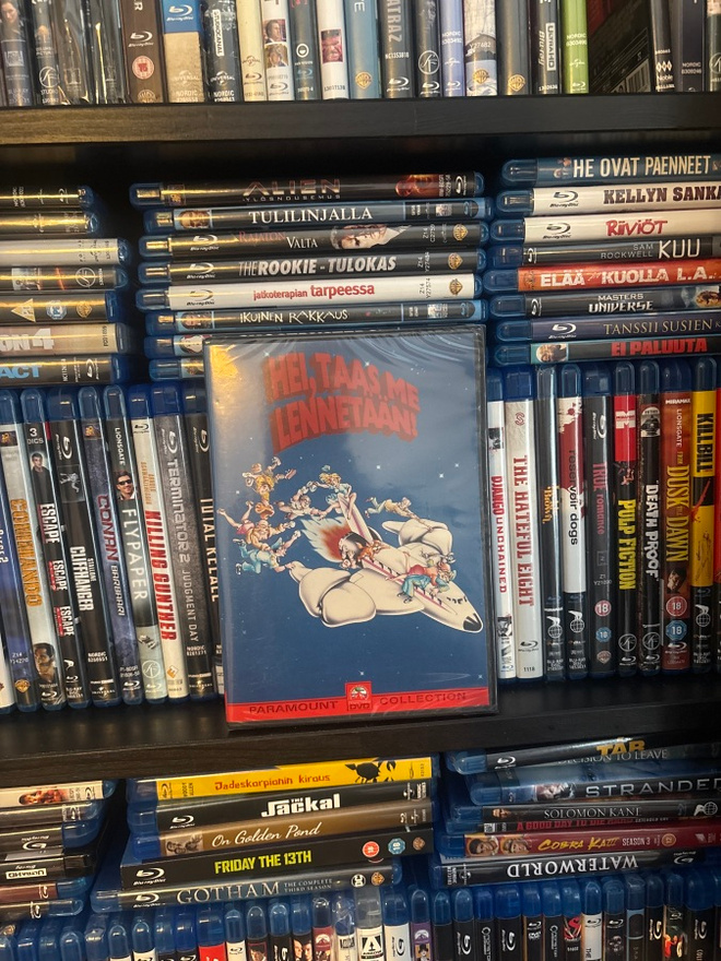 (Uusi) Hei, taas me lennetään (1982)