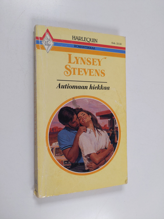 Lynsey Stevens : Autiomaan hiekkaa