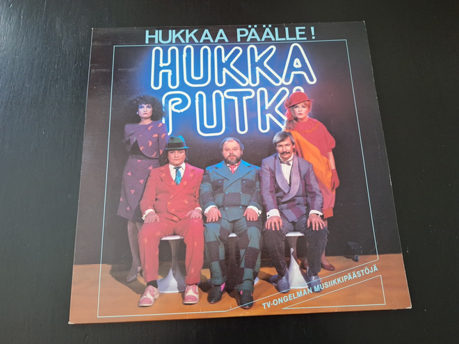 HUKKA PUTKI - HUKKAA PÄÄLLE . LP