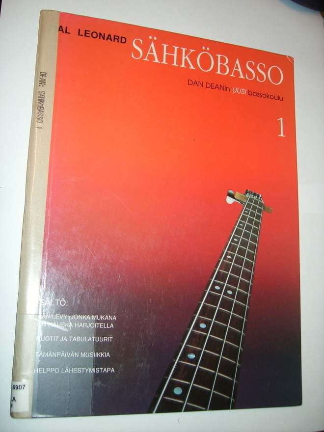 Hal Leonard: SÄHKÖBASSO 1 (kirja + single) Sis.postikulut