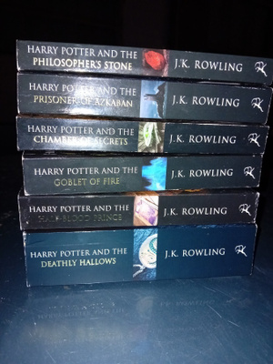6 kpl Harry Potter pokkareita ( SIS POSTIKULU  )