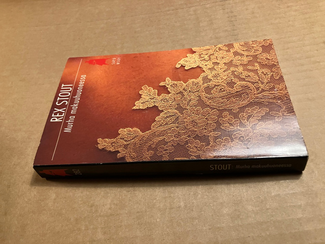 SAPO 282 REX STOUT MURHA MAKUUHUONEESSA HYVÄ
