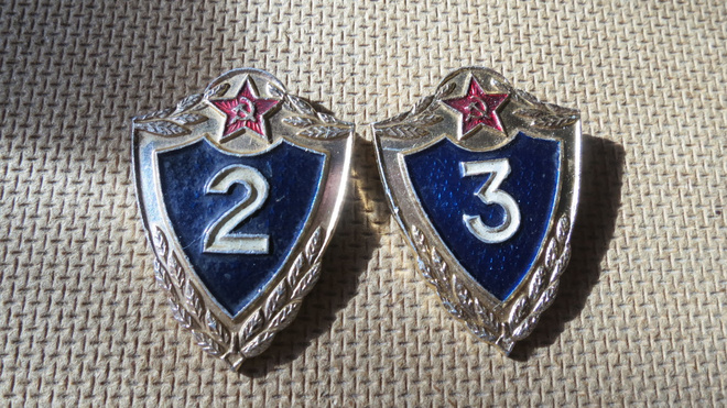 CCCP: kaksi vintage pinssiä