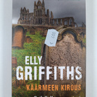 Elly Griffiths : Käärmeen kirous - pikkukuva 1