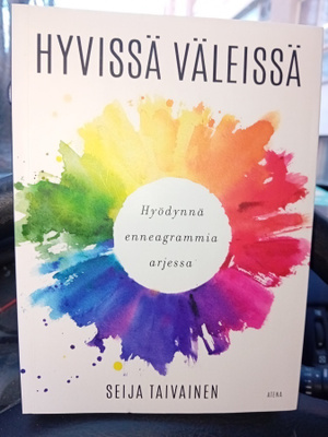 Taivainen : Hyvissä väleissä ( SIS POSTIKULU  )