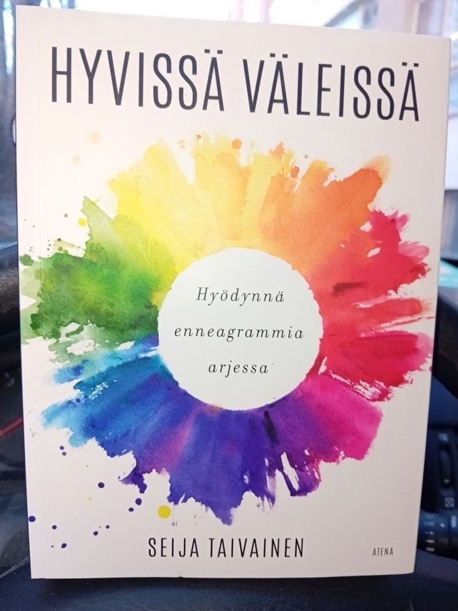 Taivainen : Hyvissä väleissä ( SIS POSTIKULU  )