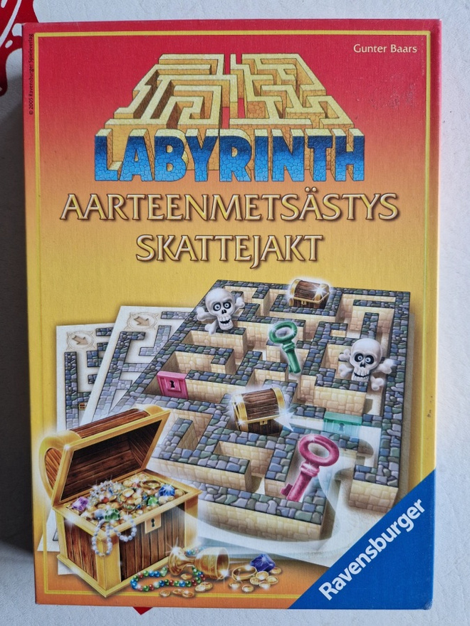 Labyrinth Aarteenmetsästys Peli. UUDENVEROINEN