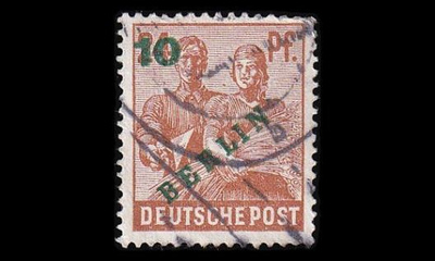 Berlin 65 o Vihreä päällepainama 10 Pf (1949)