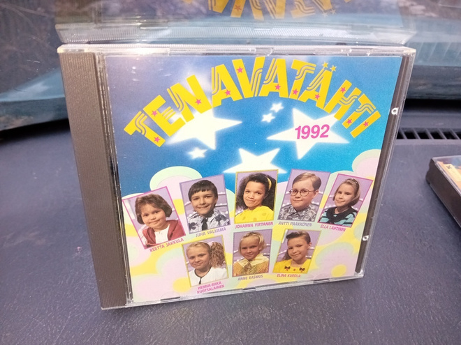 CD Tenavatähti 1992 ( SIS POSTIKULU  )