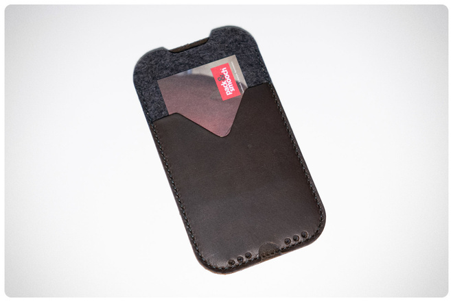 Uusi PACK & SMOOCH -suoja: iPhone 13/12 mini, SE, 8, 7, 6s/6
