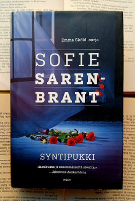 Sofie Sarenbrant - Syntipukki (sid.)