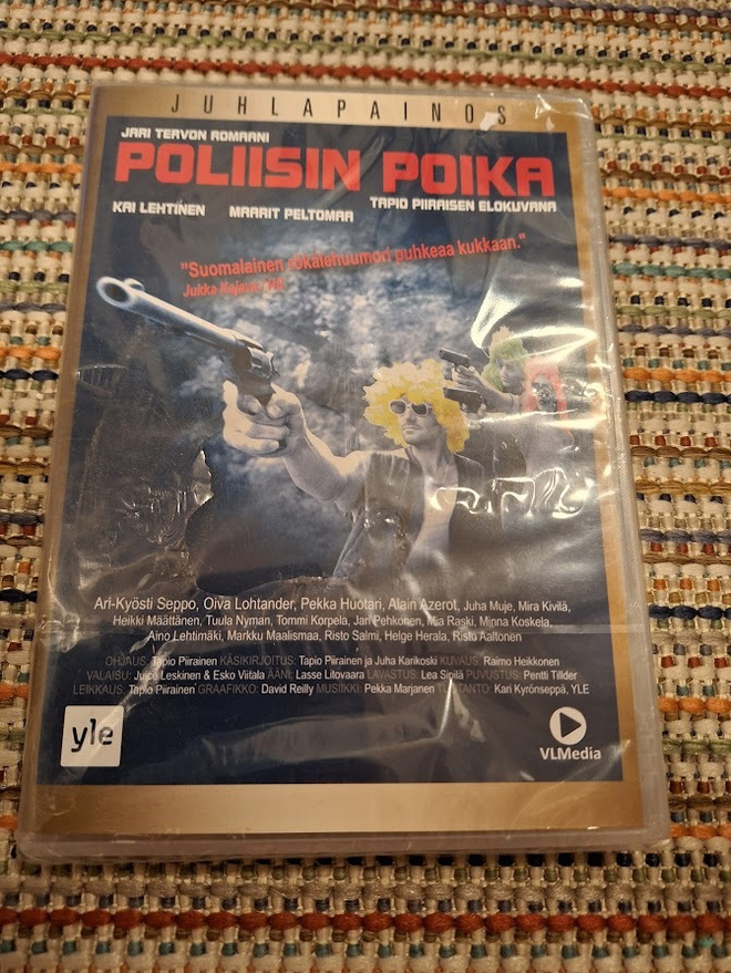 Poliisin Poika-Juhlapainos (MUOVISSA)