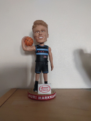 Lauri Markkanen bobble head figuuri