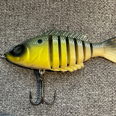 Moninivelinen swimbait 100 mm / 10 cm (Ahven-väritys)